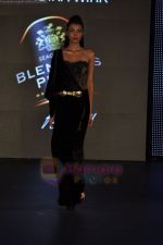Model walk the ramp for Mandira Wirk show on Blenders Pride Fashion Tour Day 3 in Taj Land_s End, Bandra, Mumbai on 7th Aug 2011 (8).JPG